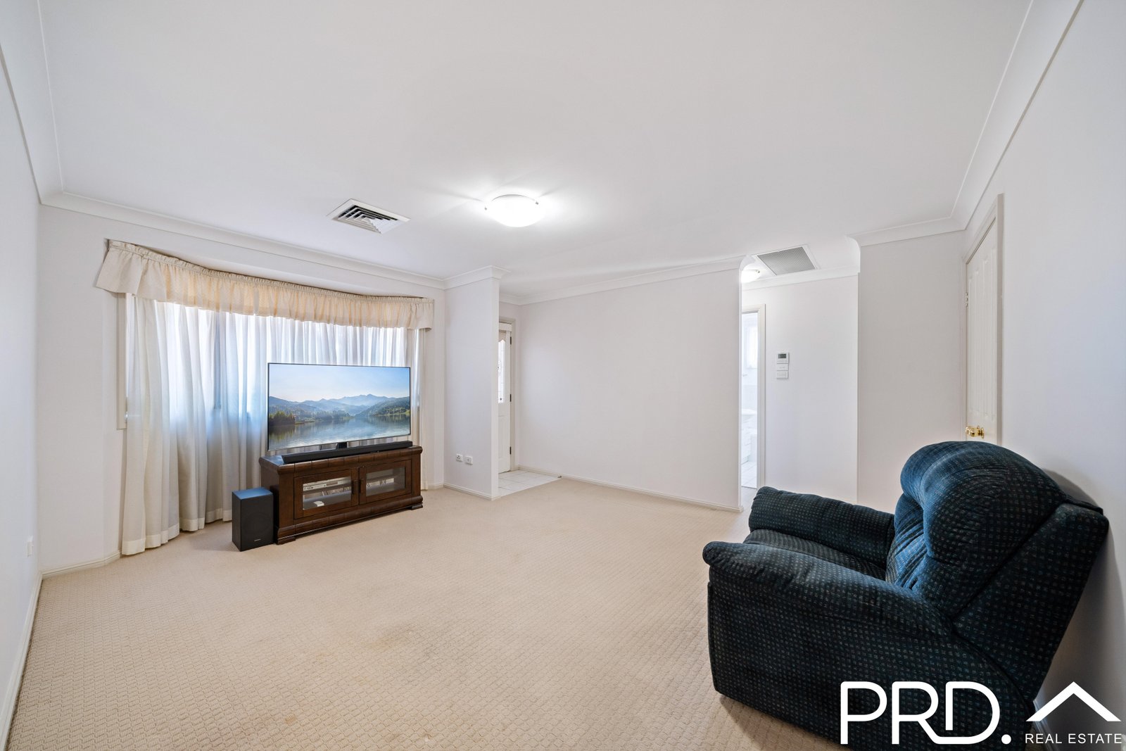 2/10 Bass Avenue EAST HILLS 3