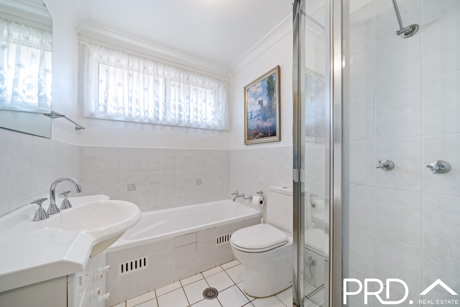 2/10 Bass Avenue EAST HILLS 9