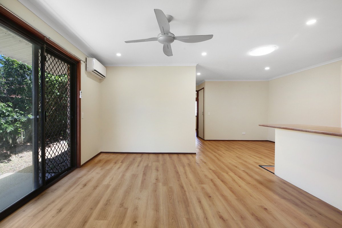 2/10 Botanical Drive Labrador 9