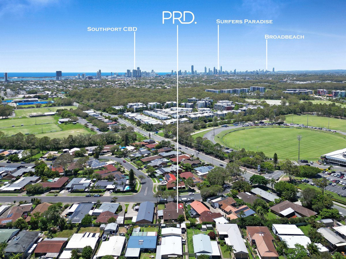 2/10 Botanical Drive Labrador 15