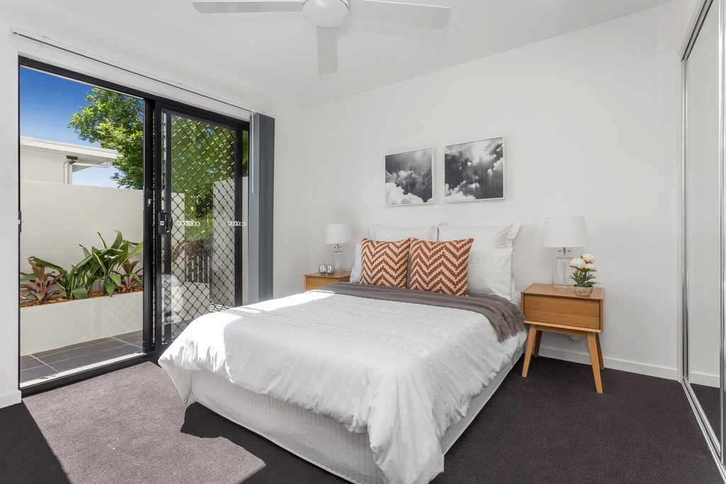 2/10 Botany Street CLAYFIELD 4