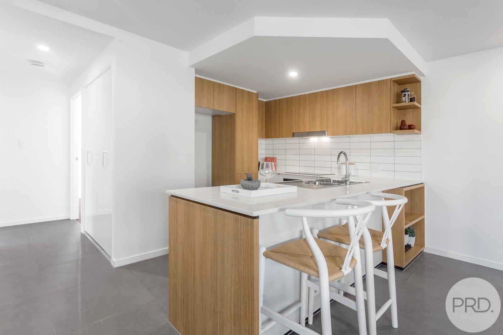 2/10 Botany Street CLAYFIELD 3