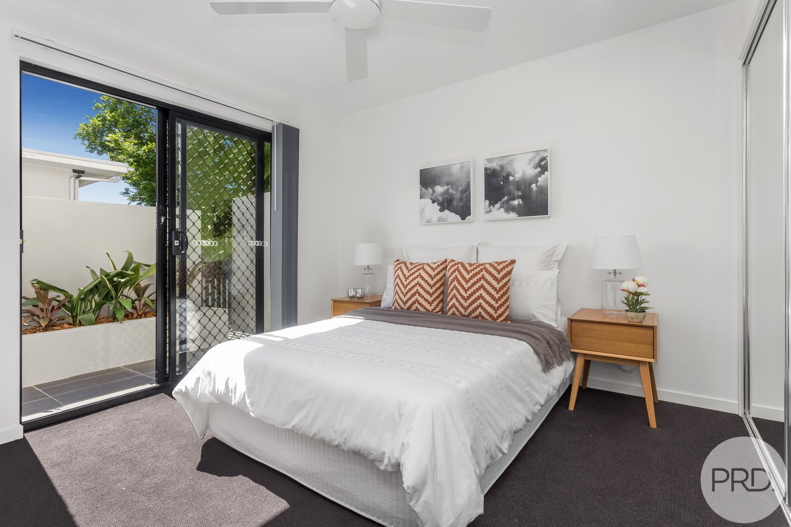 2/10 Botany Street CLAYFIELD 4