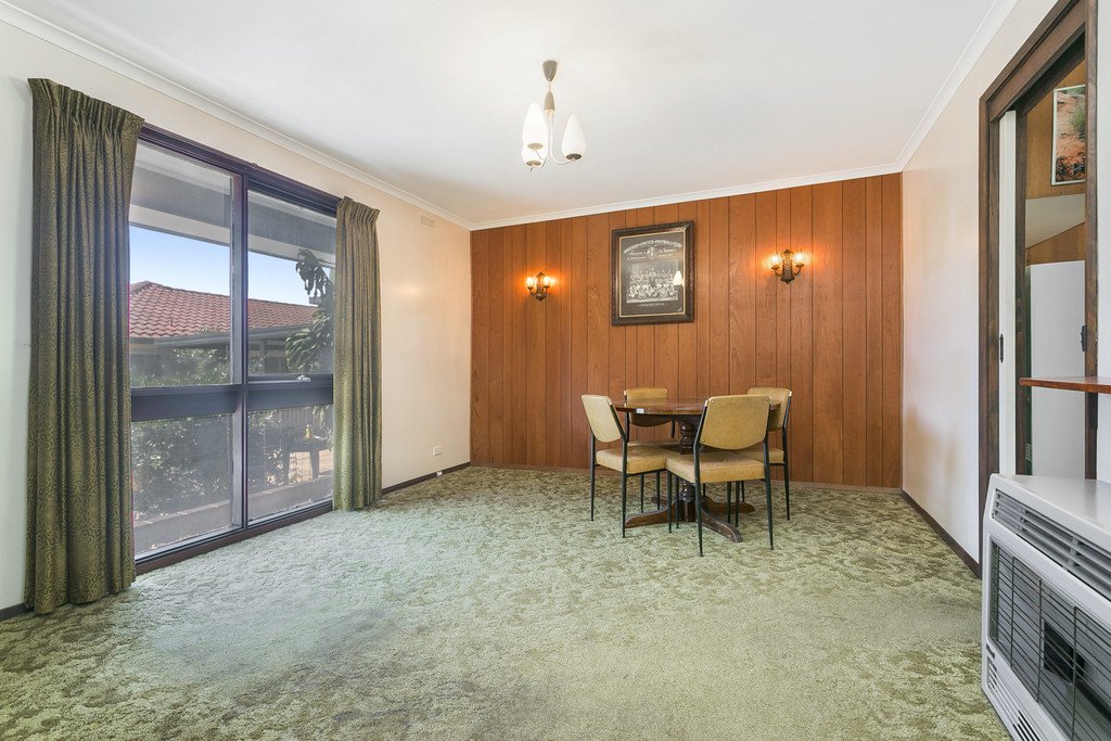 2/10 Button Street STRATHDALE 3