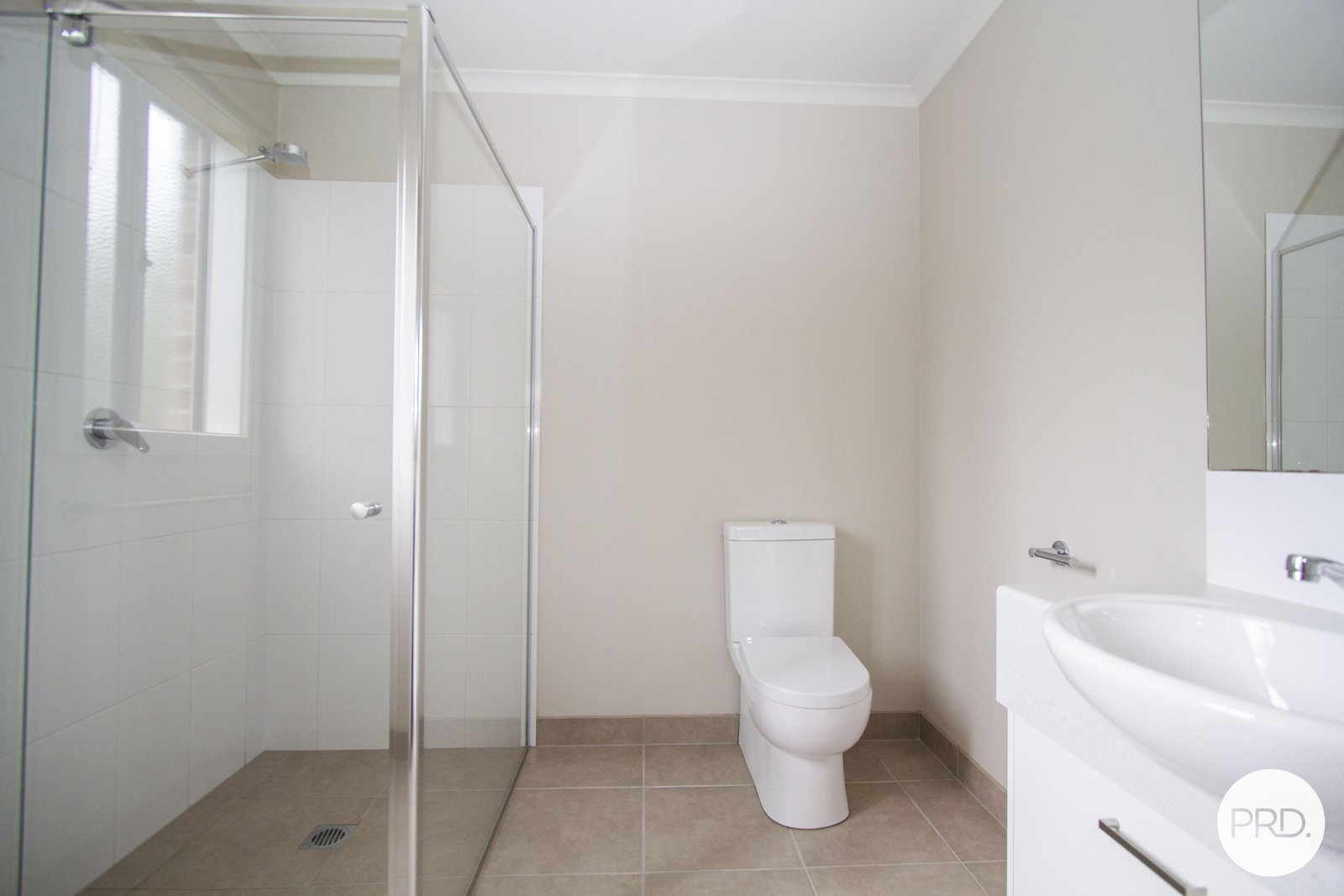 2/10 Chiara Court BROWN HILL 8