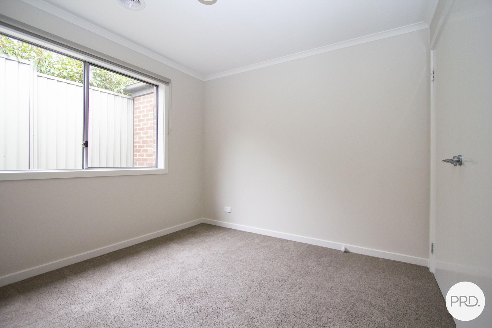 2/10 Chiara Court BROWN HILL 10