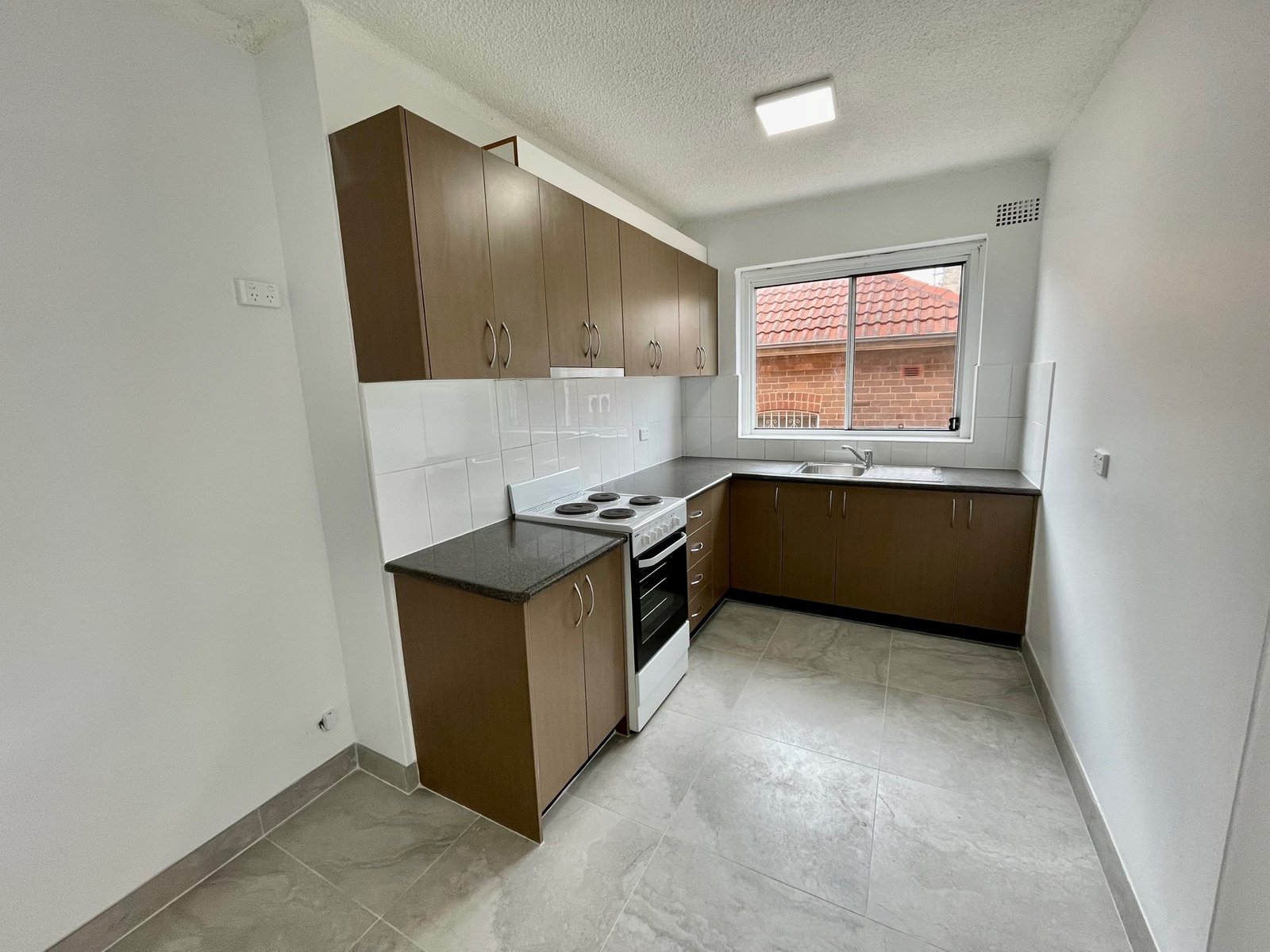 2/10 Colin Street LAKEMBA 1