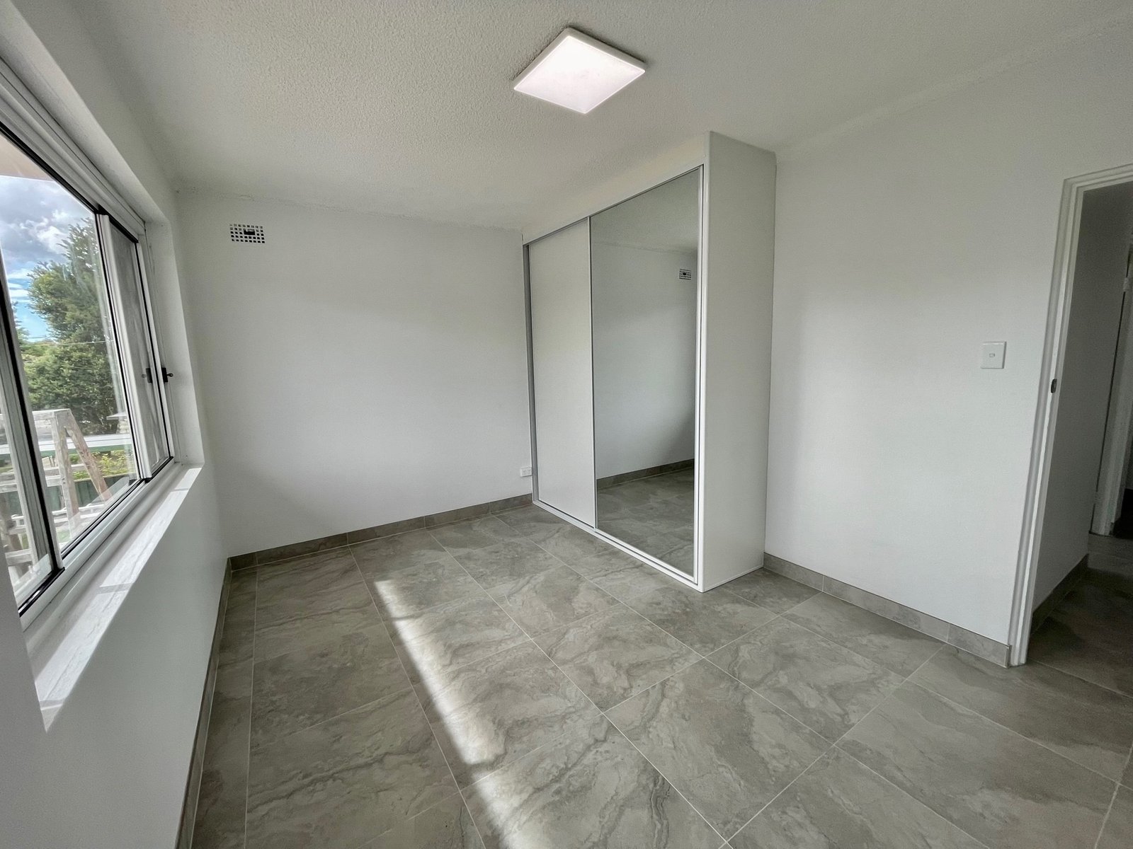 2/10 Colin Street LAKEMBA 3