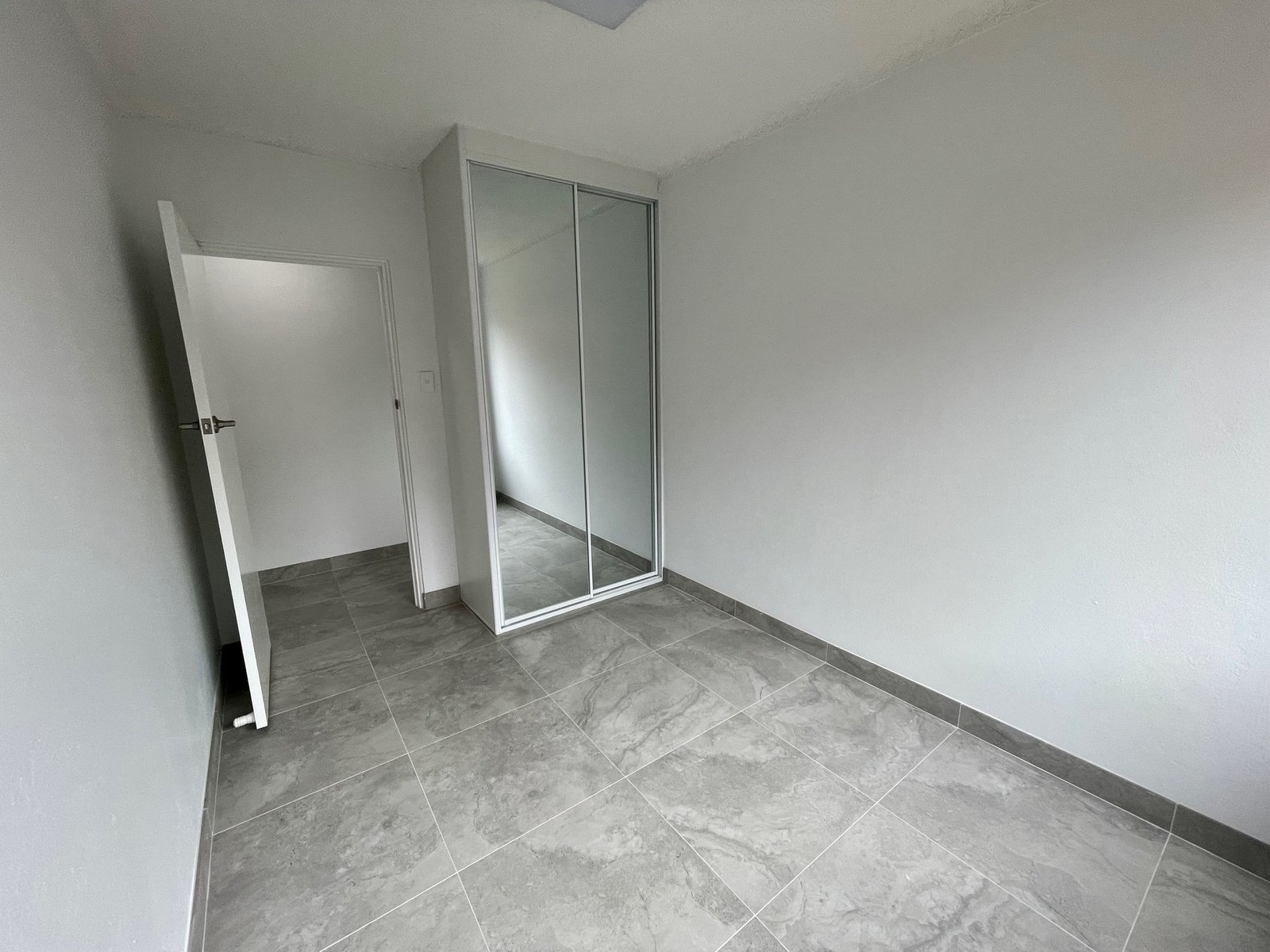 2/10 Colin Street LAKEMBA 4