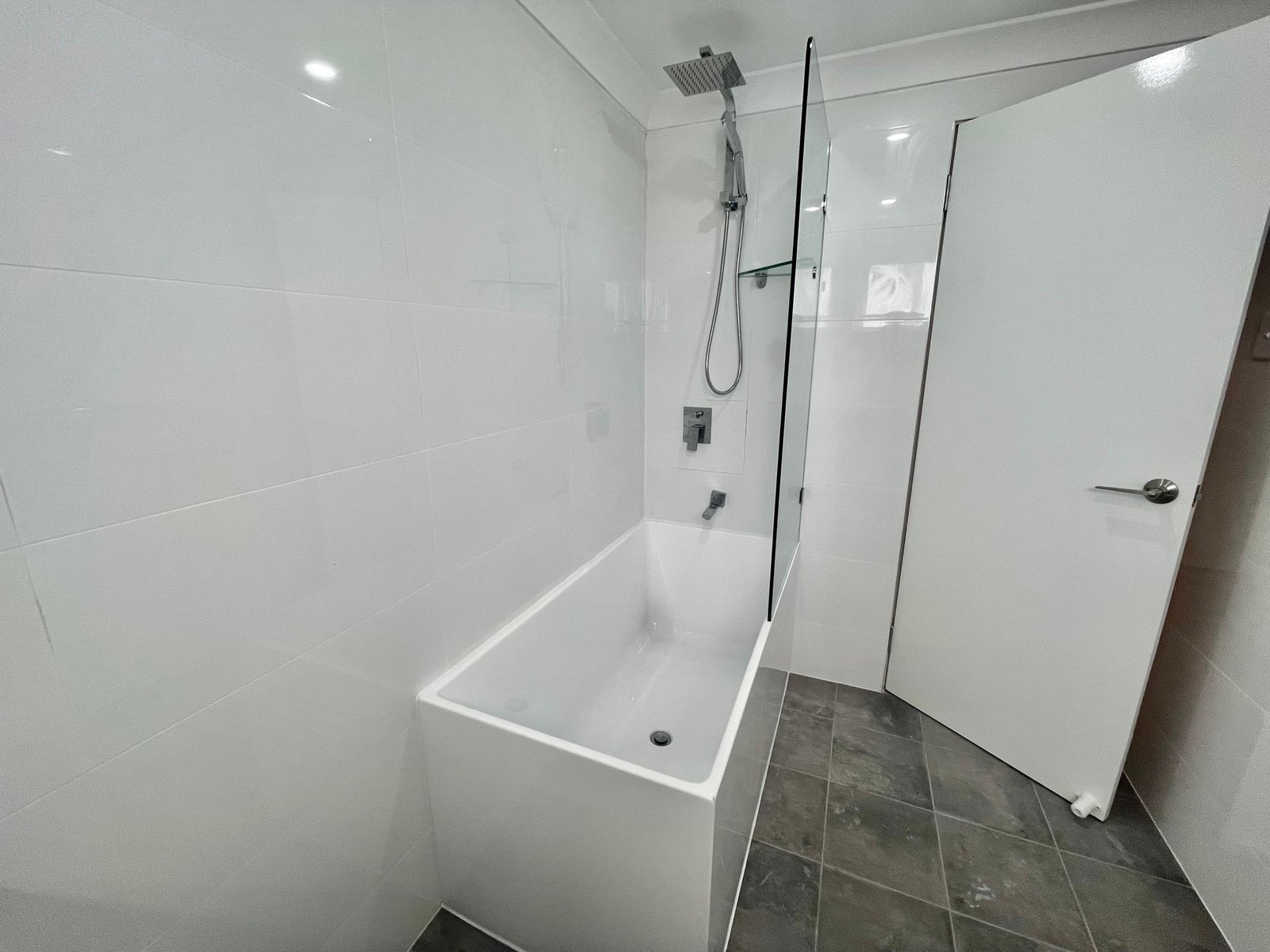 2/10 Colin Street LAKEMBA 5