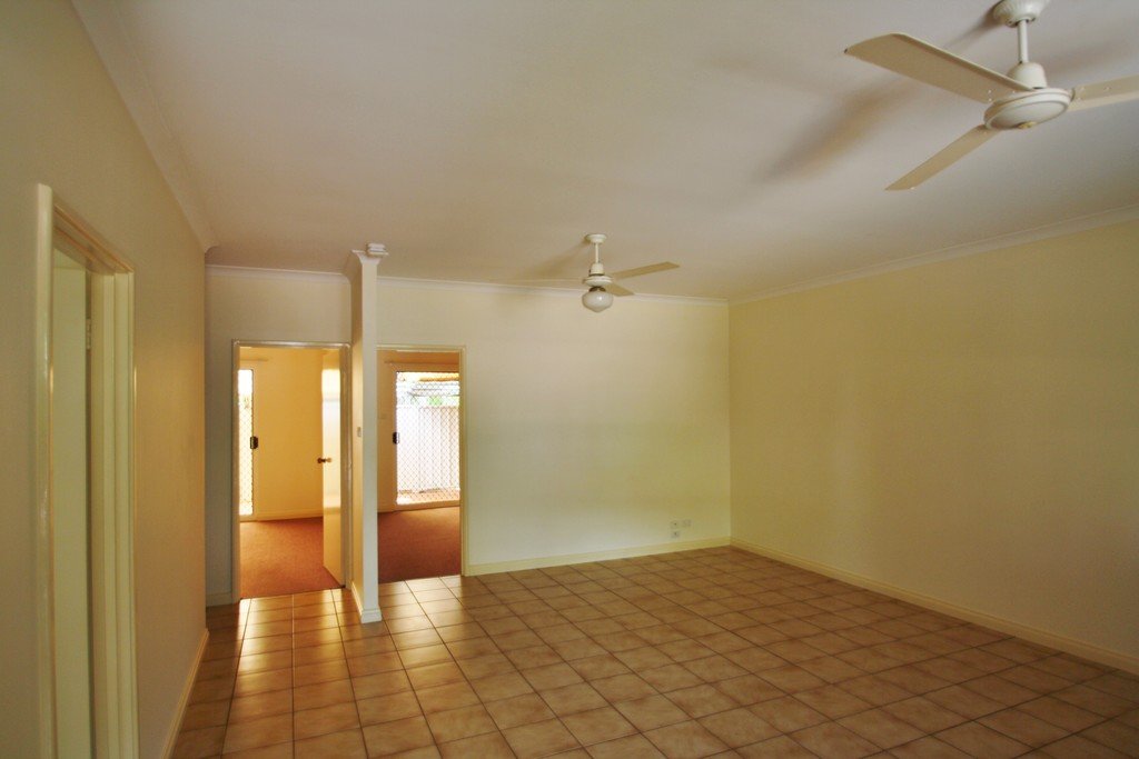 2/10 De Pledge Drive CABLE BEACH 2