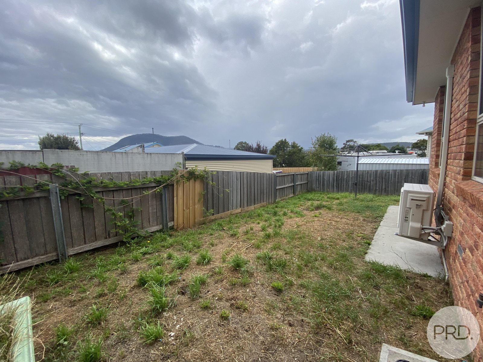 2/10 Fenwick Court DERWENT PARK 11