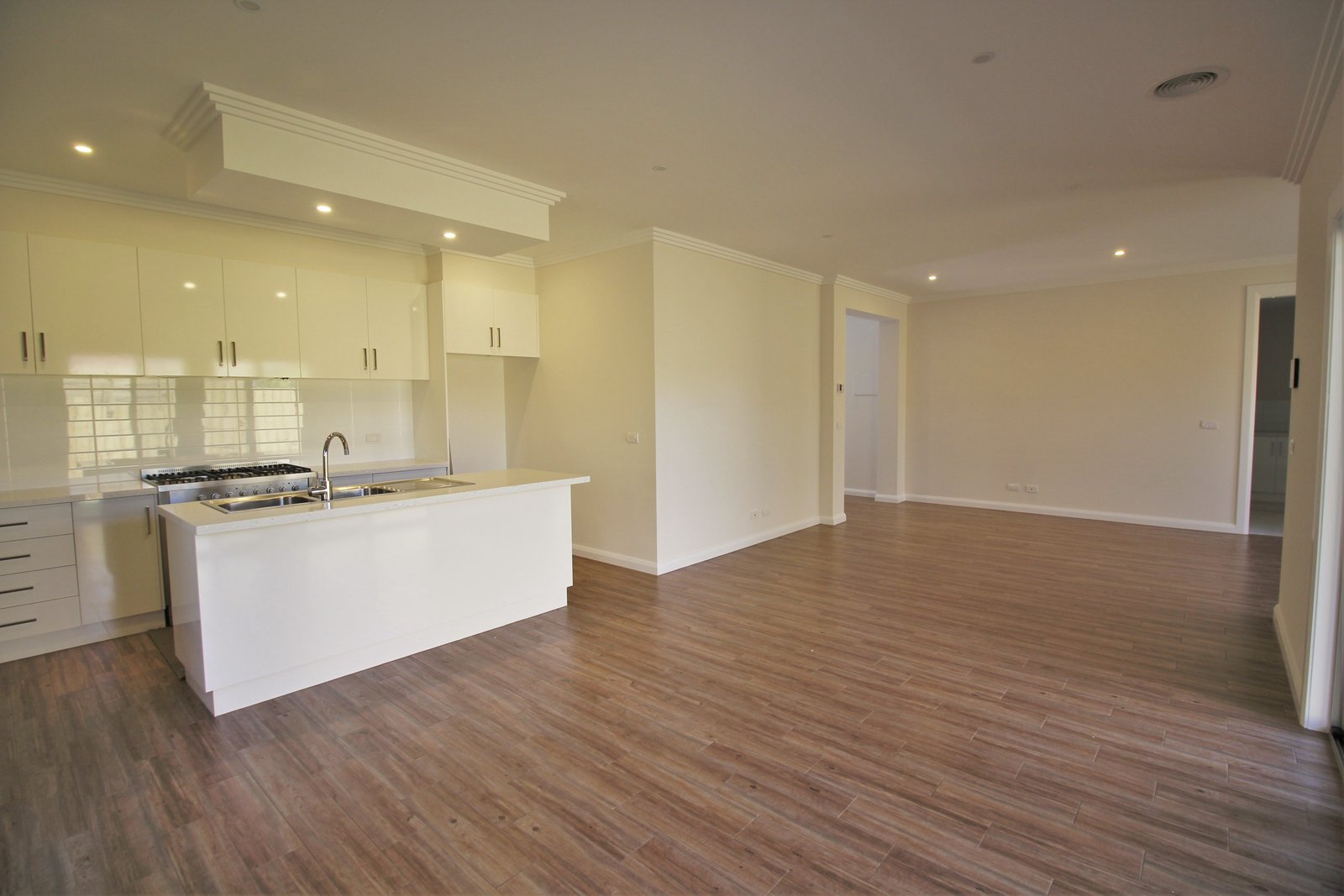 Gallery: 2/10 Gubbah Court