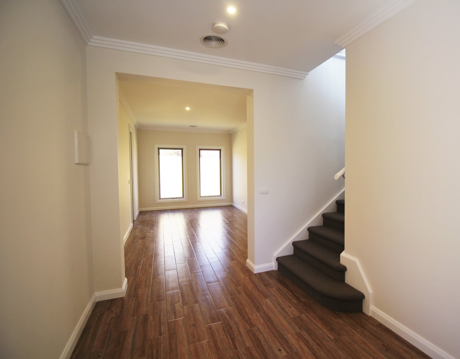 Gallery: 2/10 Gubbah Court