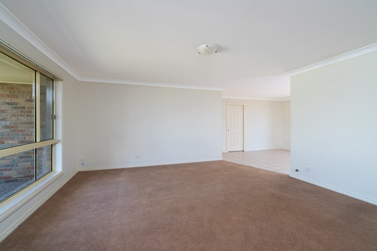 2/10 Illeura Road BOURKELANDS 2