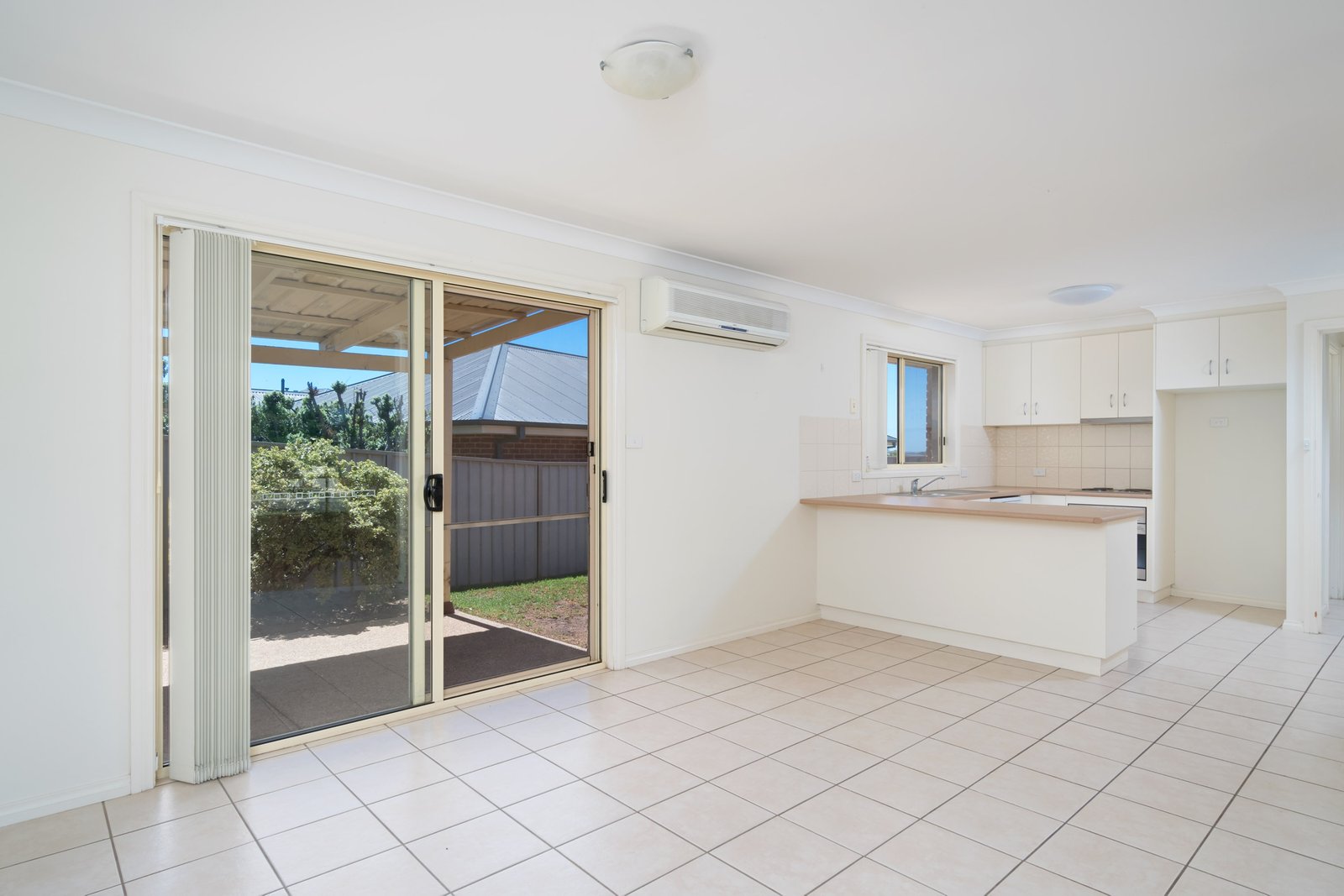 2/10 Illeura Road BOURKELANDS 4
