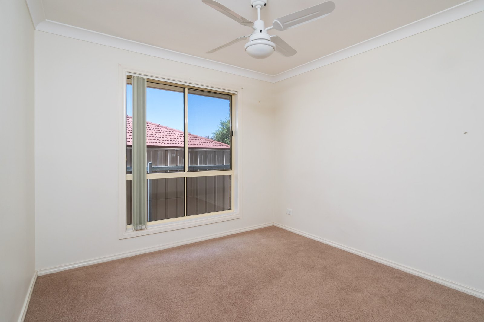 2/10 Illeura Road BOURKELANDS 9