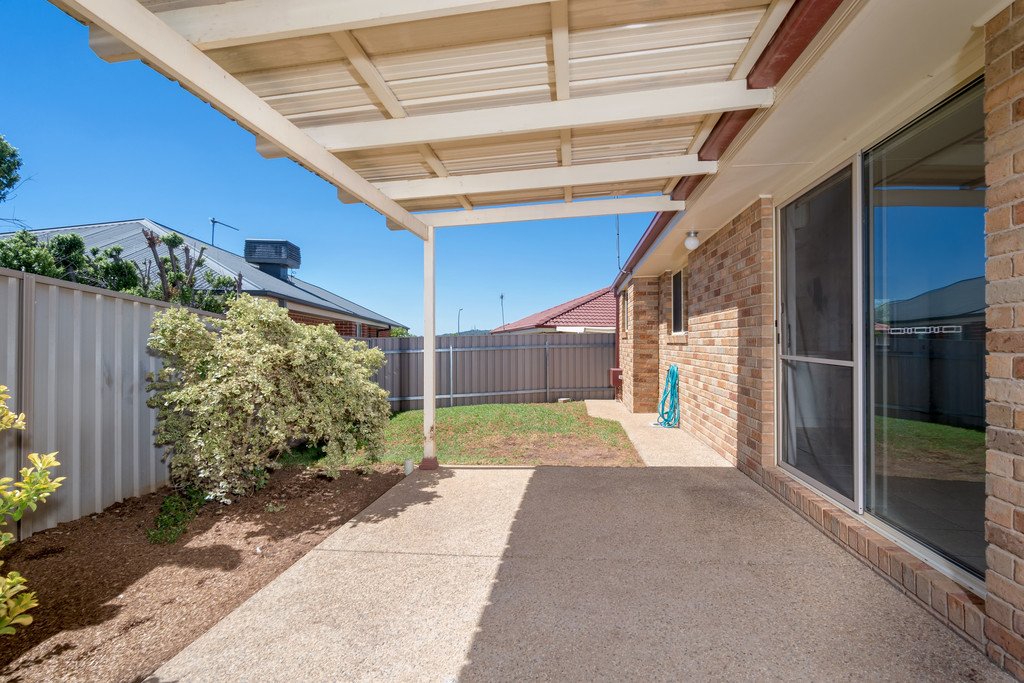 2/10 Illeura Road BOURKELANDS 10