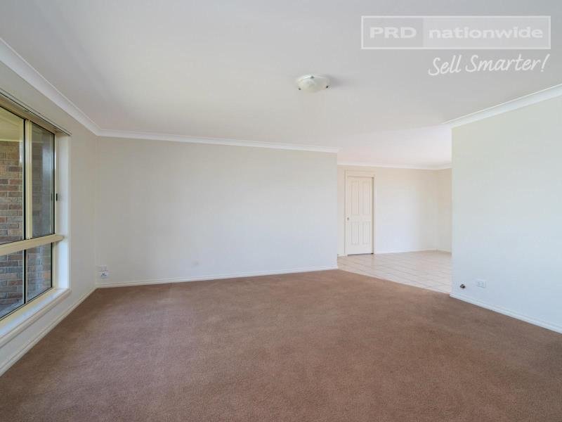 2/10 Illeura Road BOURKELANDS 2