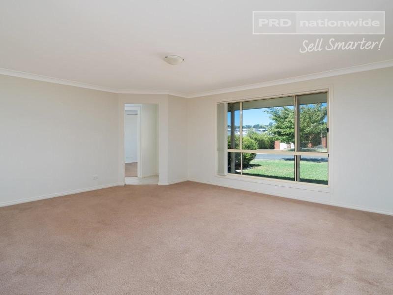 2/10 Illeura Road BOURKELANDS 3