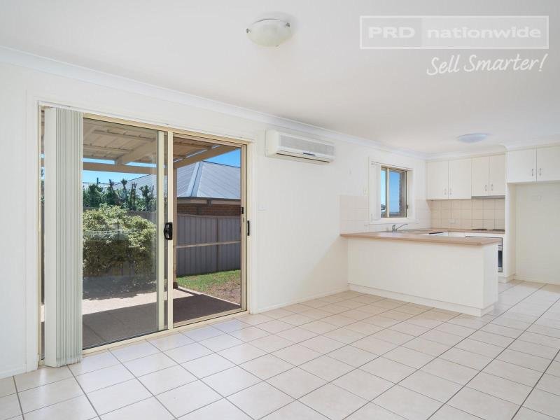 2/10 Illeura Road BOURKELANDS 4