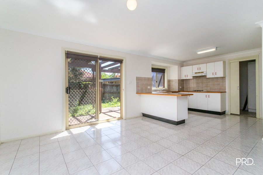 2/10 Ivory Place Richmond 4