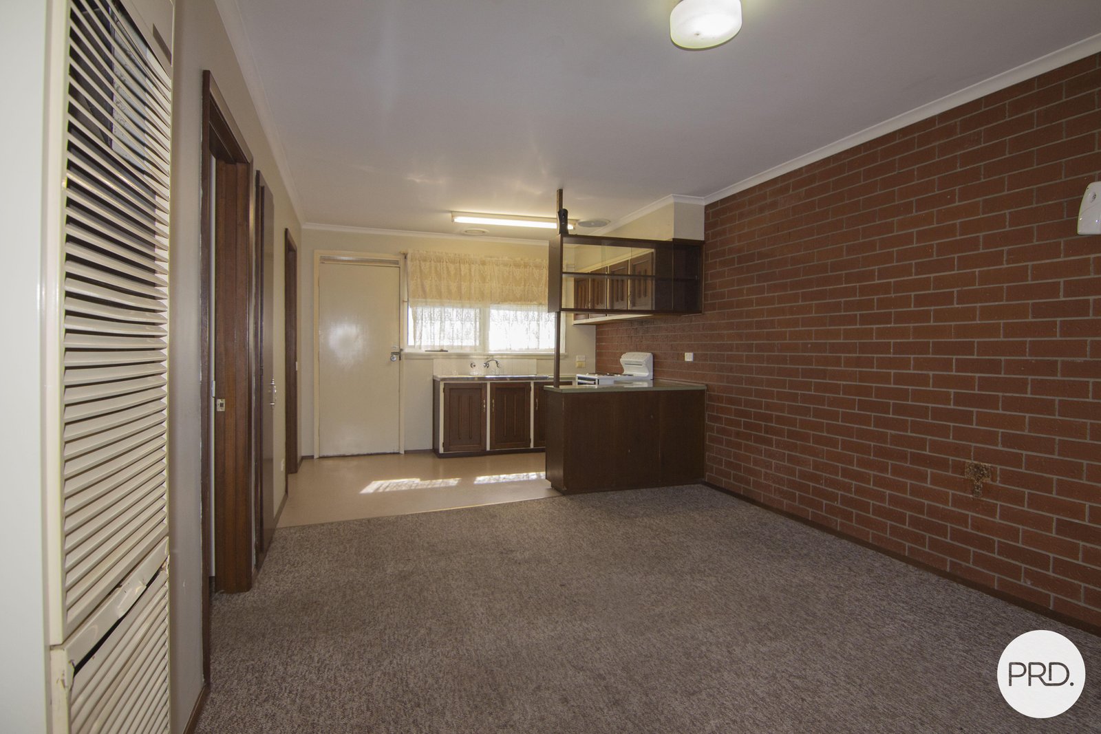 2/10 John Street WENDOUREE 3