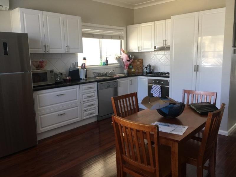 210 Johnston Street TAMWORTH 4