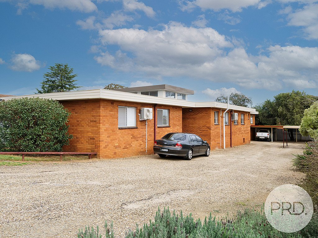 2/10 Joyes Place TOLLAND 1