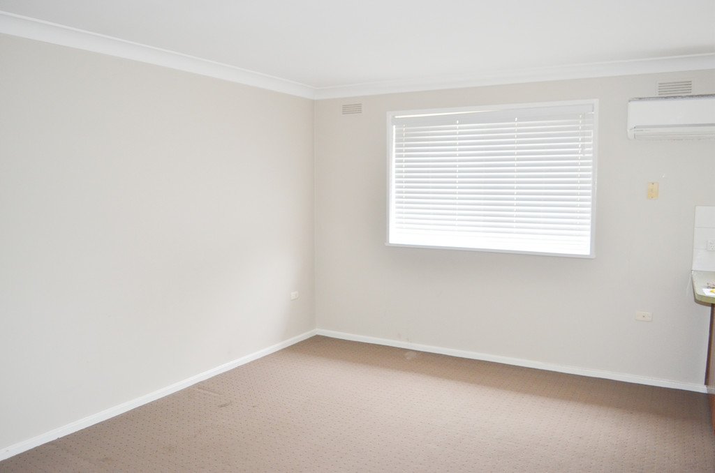 2/10 Joyes Place TOLLAND 4