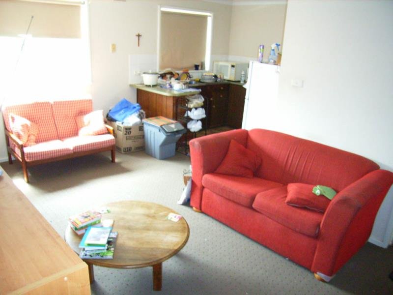 2/10 Joyes Street TOLLAND 2