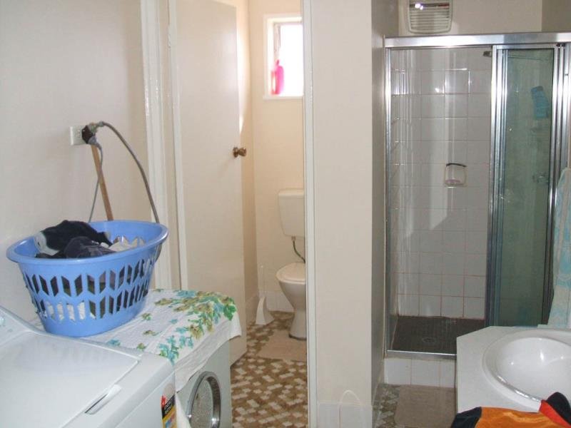 2/10 Joyes Street TOLLAND 3