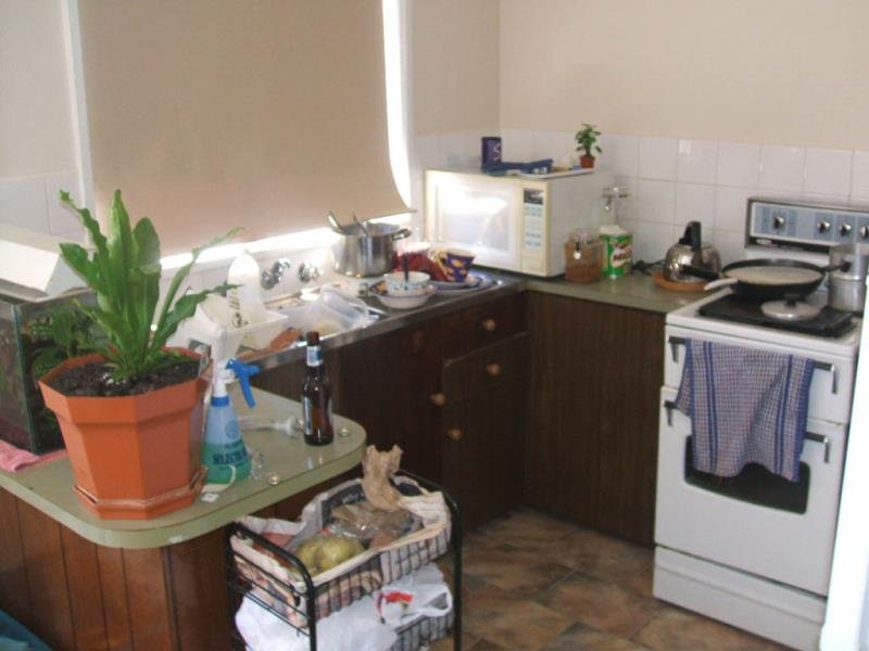 2/10 Joyes Street TOLLAND 4