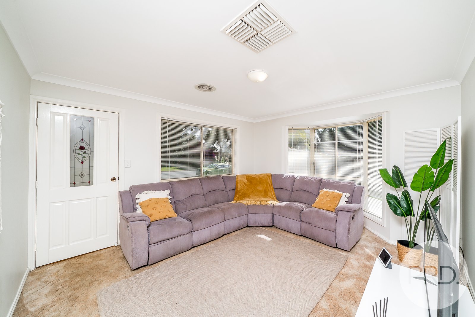 2/10 Kaloona Drive BOURKELANDS 4