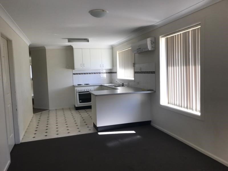 2/10 Karwin Street TAMWORTH 3