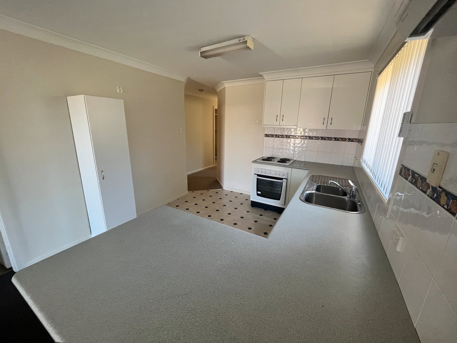 2/10 Karwin Street TAMWORTH 3