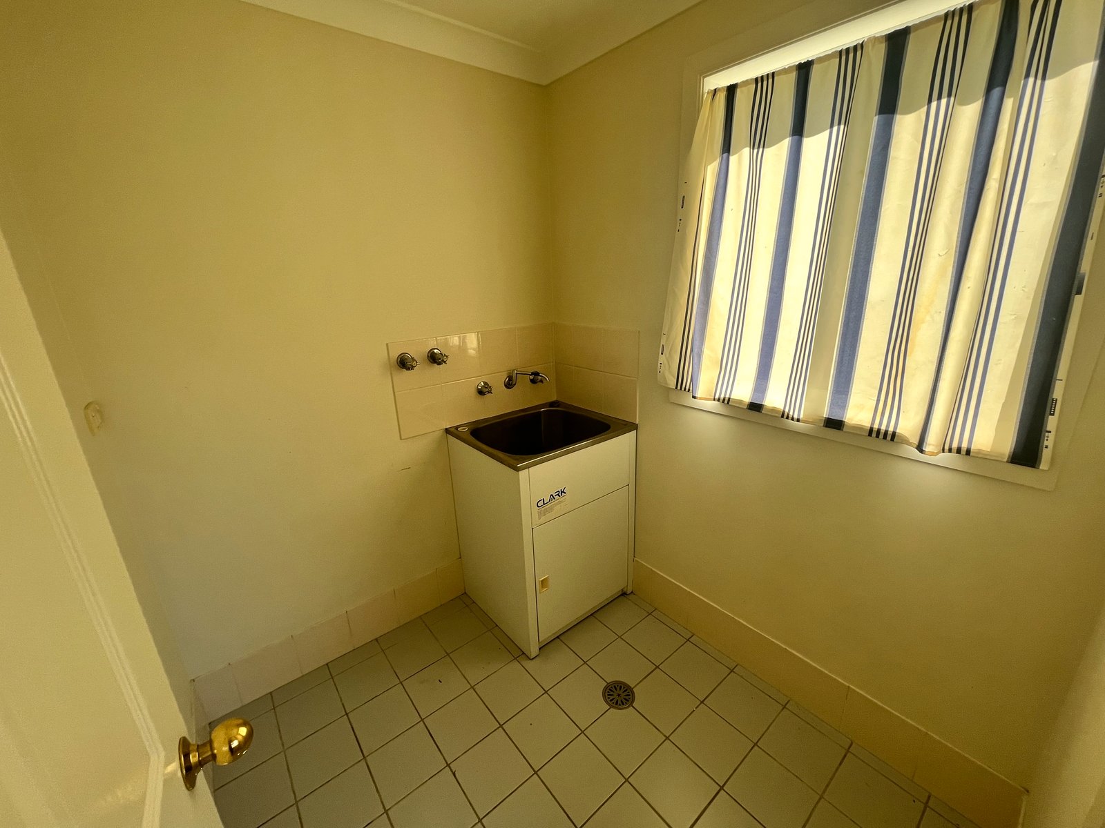 2/10 Karwin Street TAMWORTH 7
