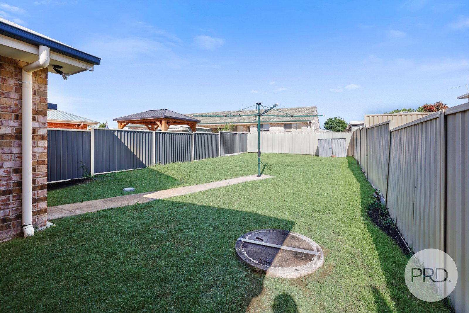 2/10 Karwin Street TAMWORTH 11