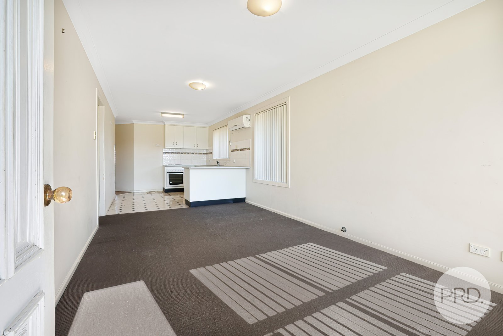 2/10 Karwin Street TAMWORTH 13