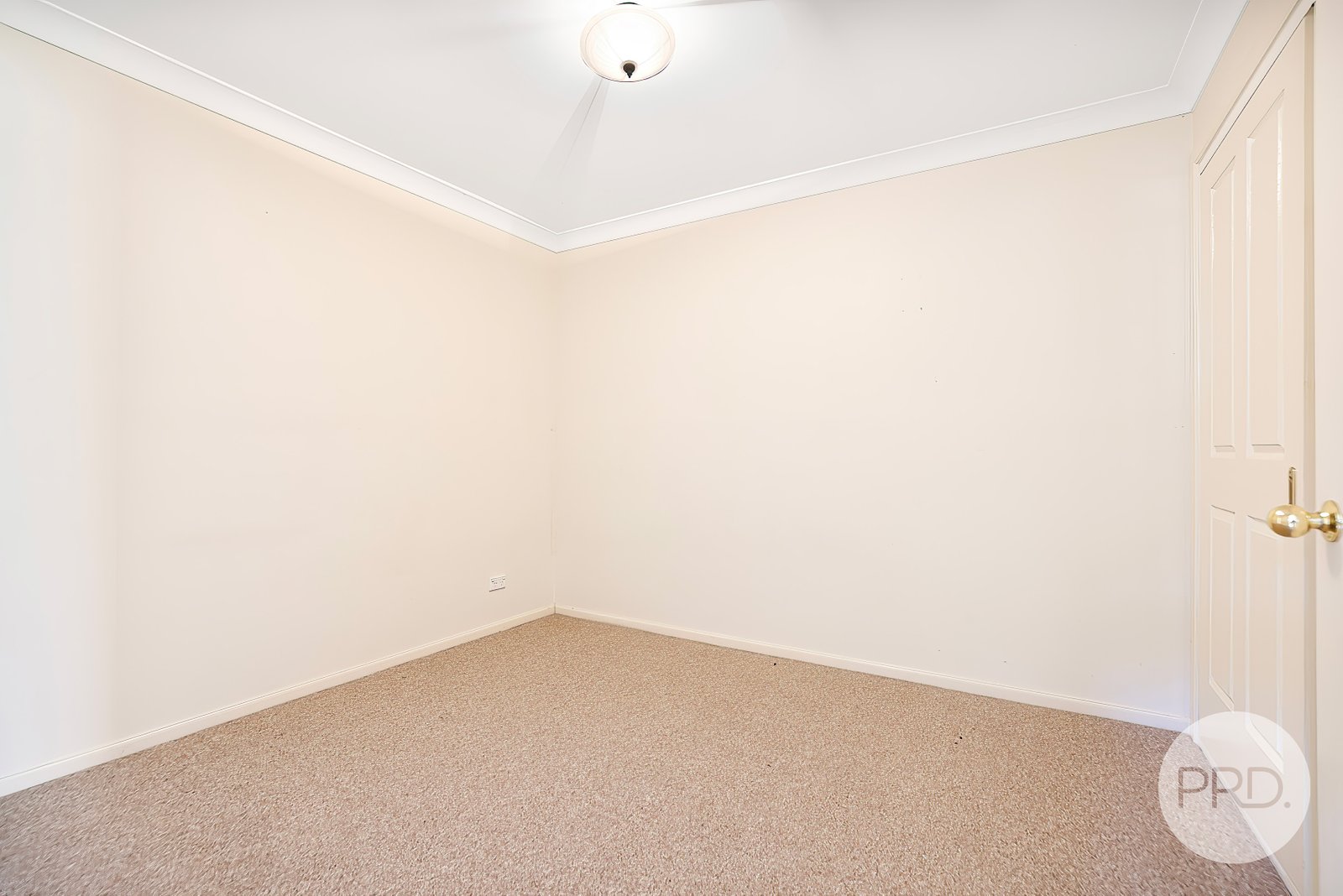 2/10 Karwin Street TAMWORTH 16