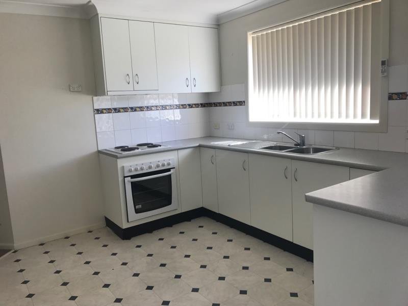 2/10 Karwin Street TAMWORTH 2