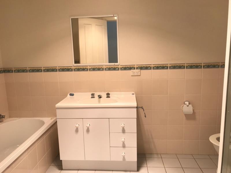 2/10 Karwin Street TAMWORTH 8