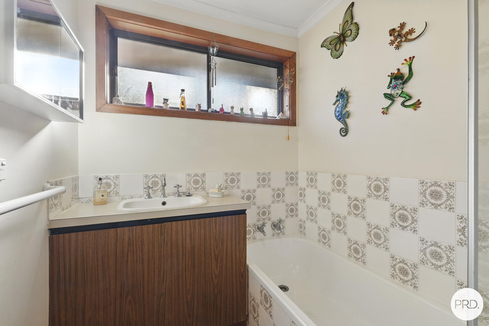 2/10 Kilander Crescent BERRIEDALE 18