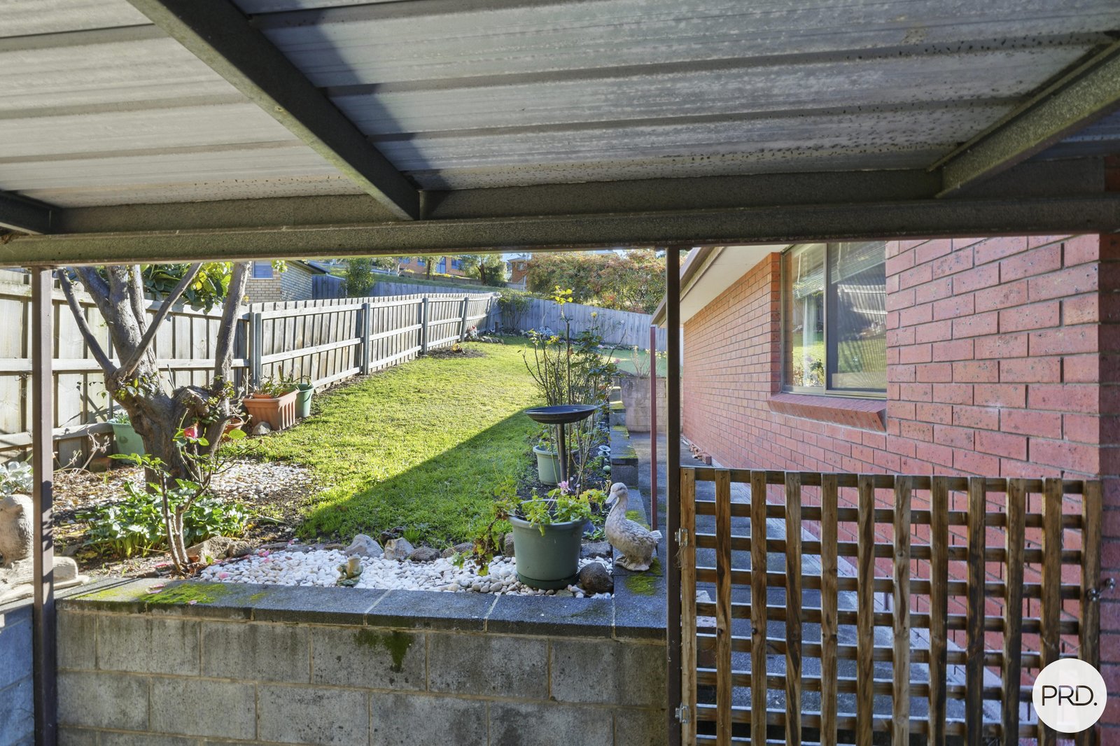 2/10 Kilander Crescent BERRIEDALE 29