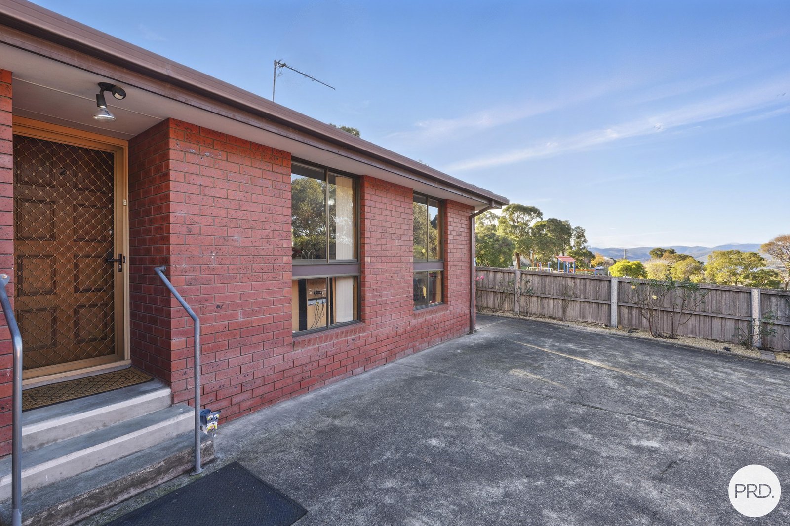 2/10 Kilander Crescent BERRIEDALE 32