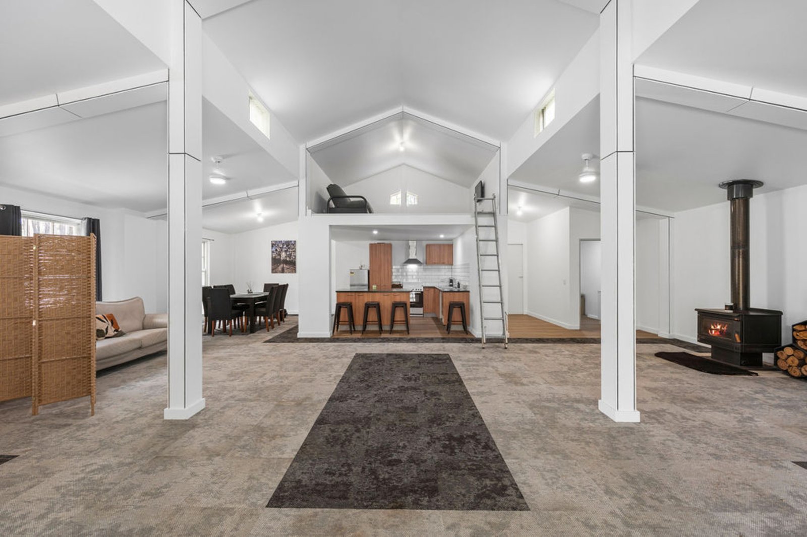 Gallery: 210 Kookaburra Road
