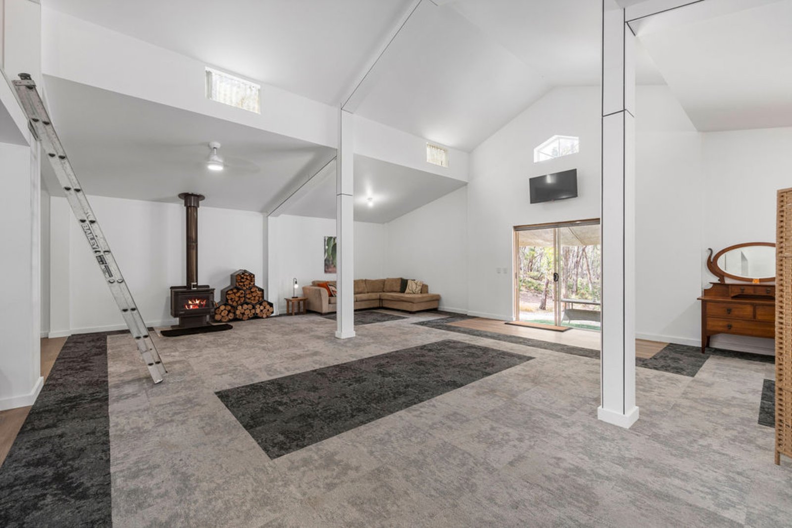 Gallery: 210 Kookaburra Road