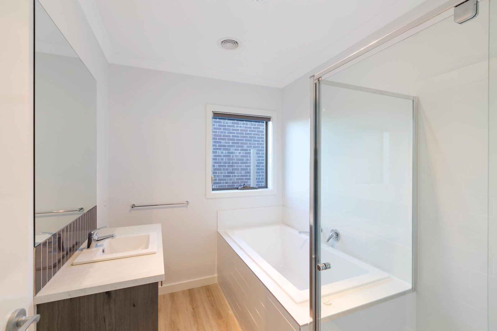 210 Kossuth Street SEBASTOPOL 6