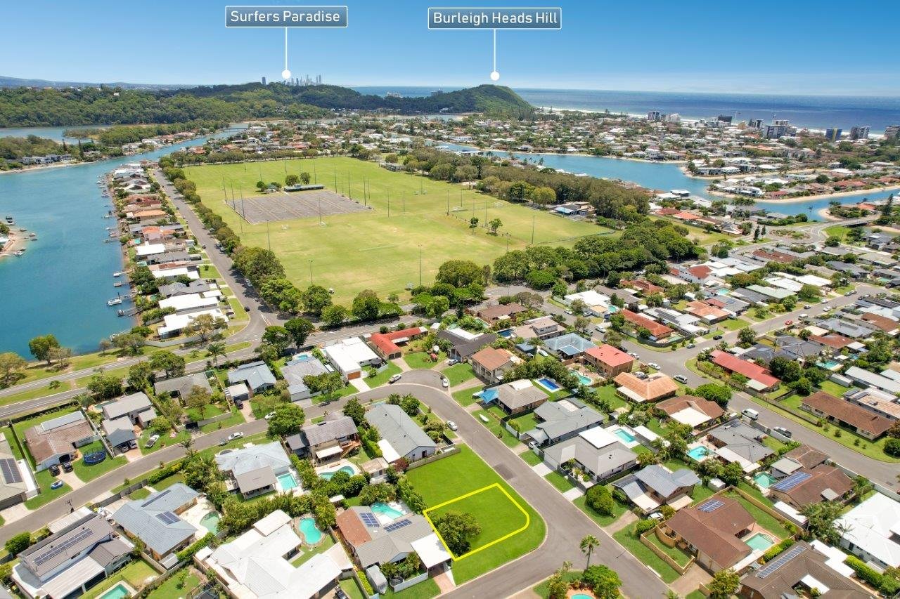 2/10 Kurrajong Court PALM BEACH 7