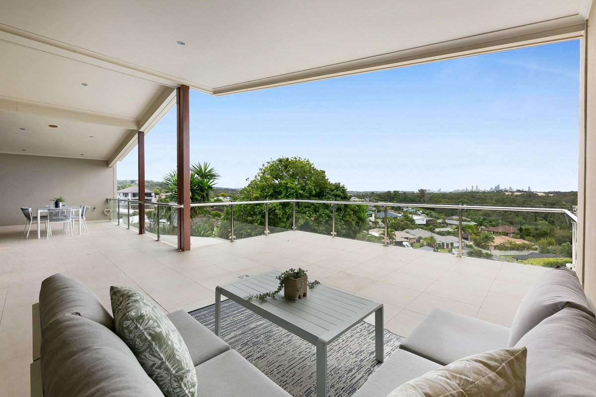 2/10 Laceflower Court REEDY CREEK 3